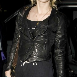 05-04 - At the Punchbowl club arrives at her hotel in London